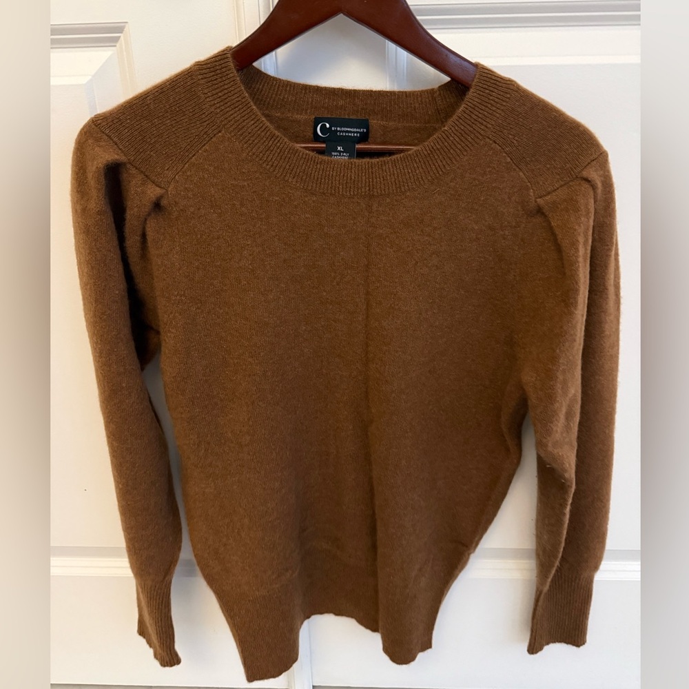 Bloomingdale's Warm Brown Cashmere Crew Neck Sweater